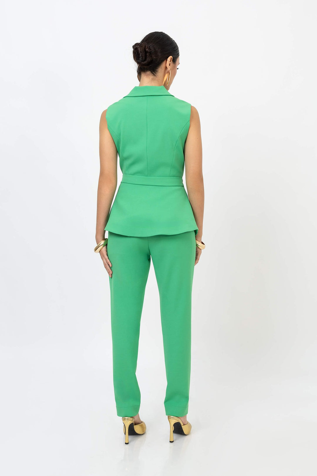 Saco sin mangas con corte entallado y solapa