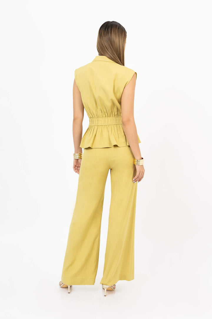 Chaleco con cintura fruncida