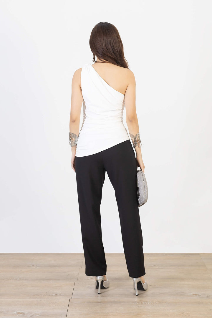 Blusa asimétrica con flores 3D