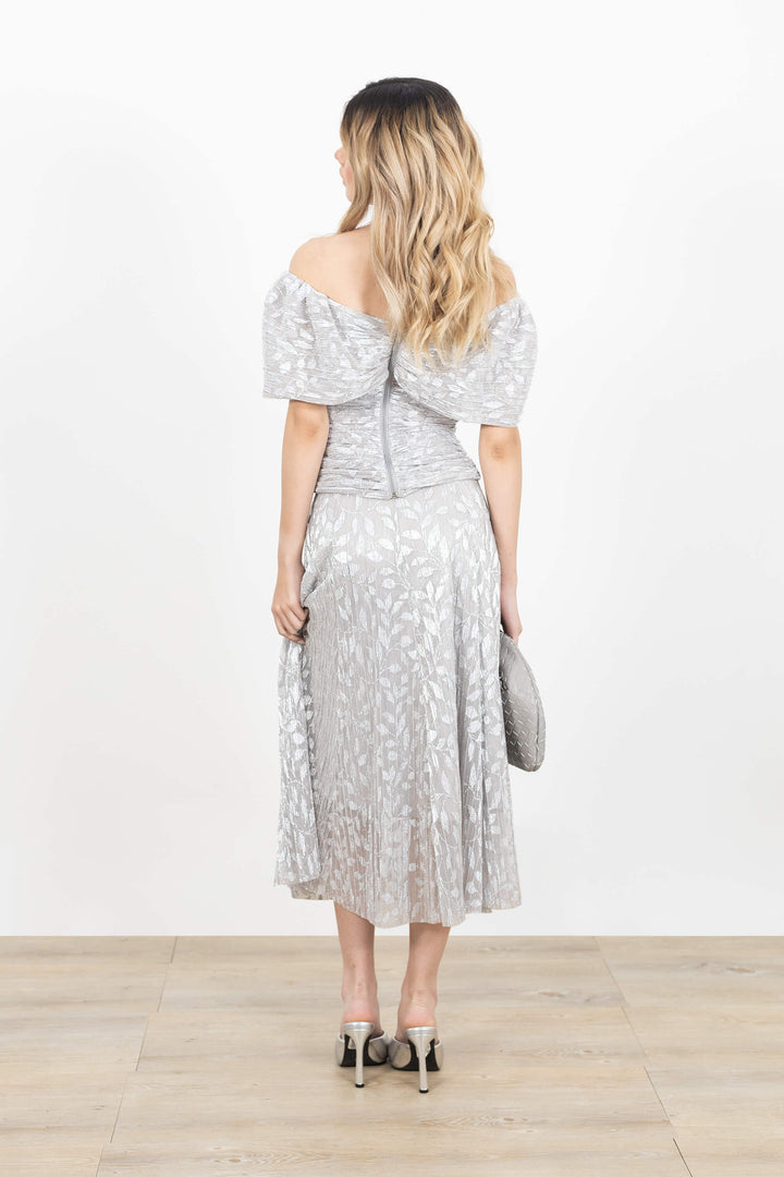 Blusa a los hombros drapeada