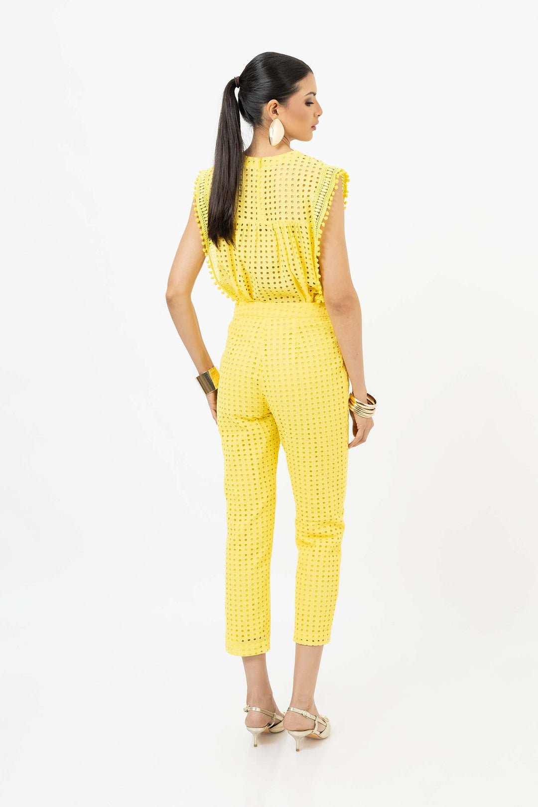 Blusa calada sin mangas con detalle artesanal