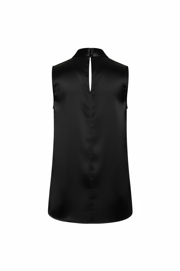 Blusa satinada con drapeado lateral