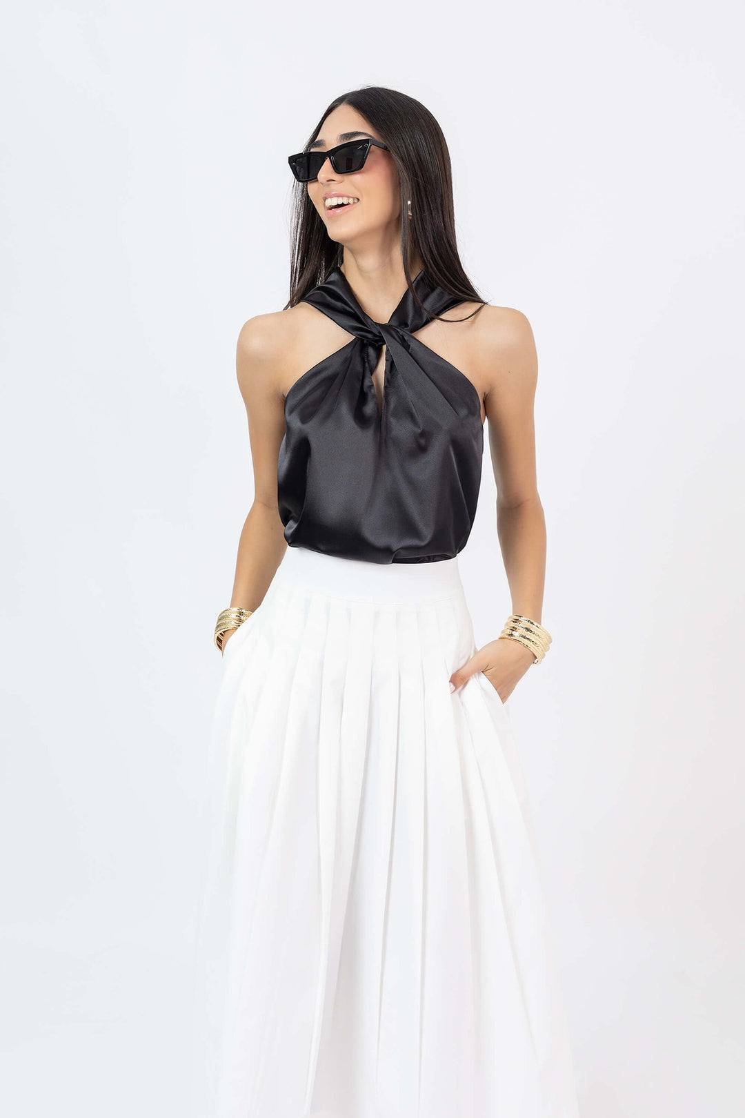 Blusa satinada con cuello halter