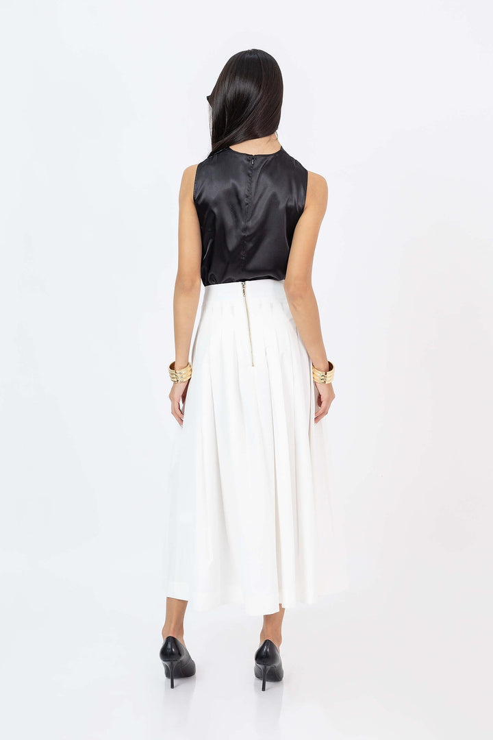 Blusa satinada con cuello halter