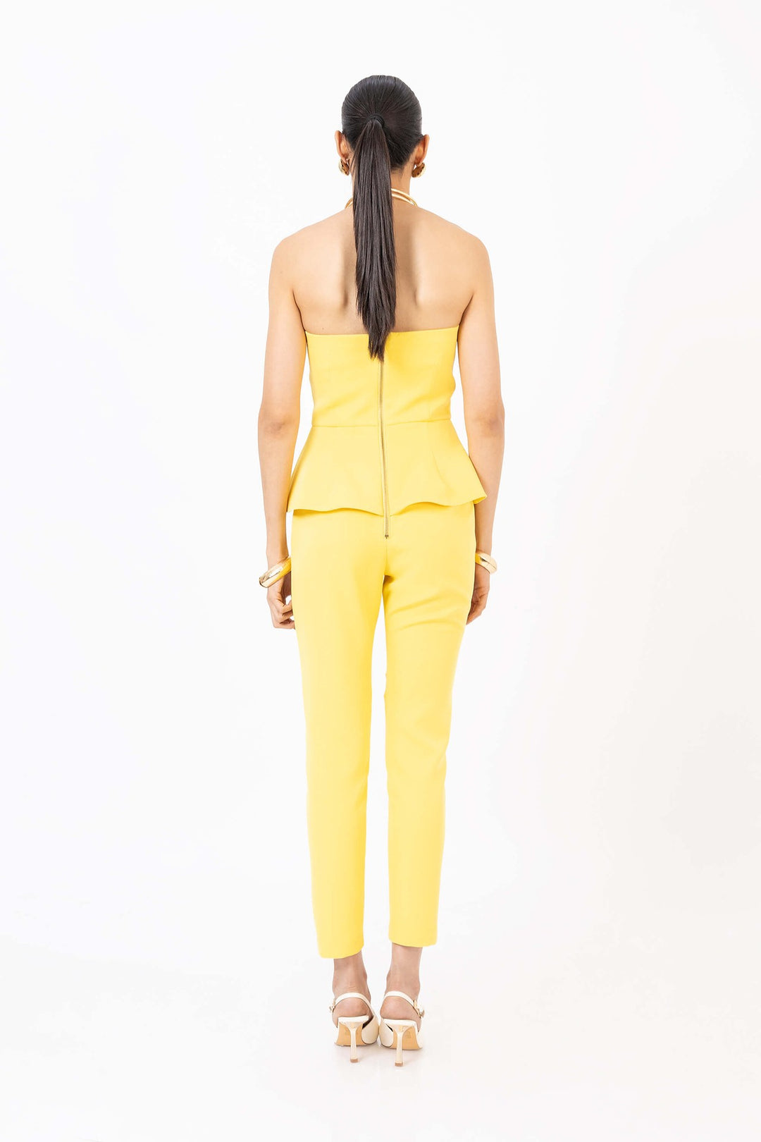 Jumpsuit strapless con botones dorados