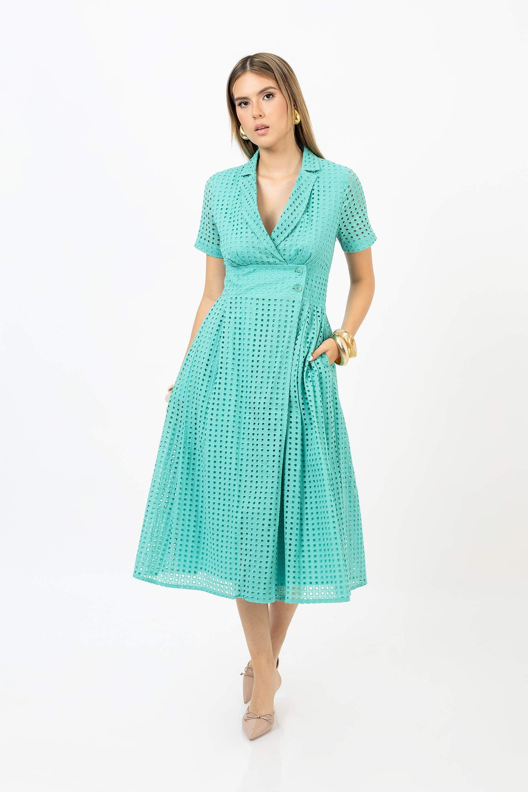 Vestido midi con cuello camisero