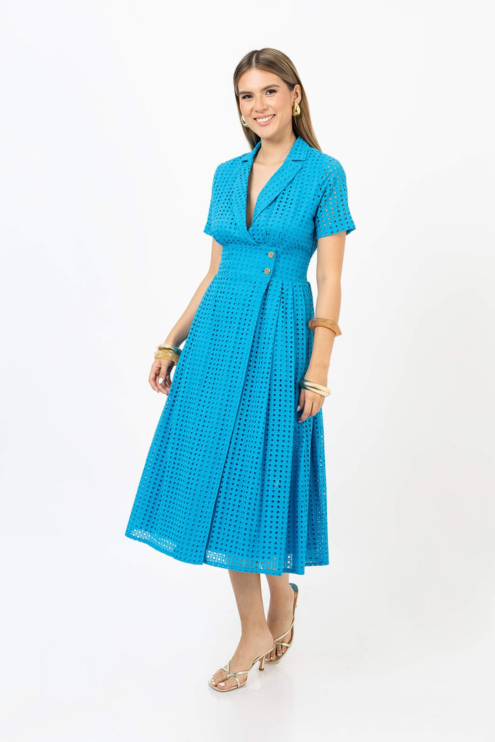 Vestido midi con cuello camisero