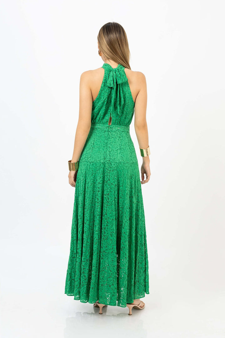Vestido largo de encaje cuello halter