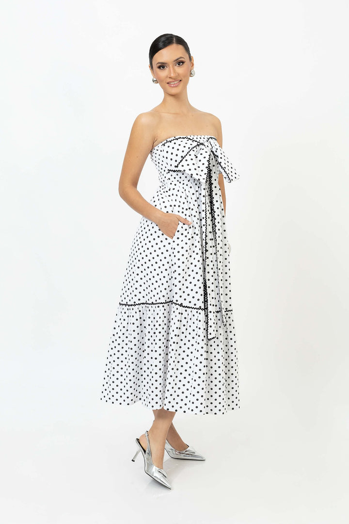 Vestido strapless con moño