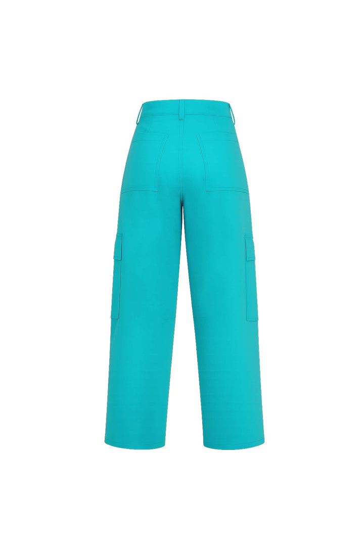 Pantalón cargo entallado corte tobillero