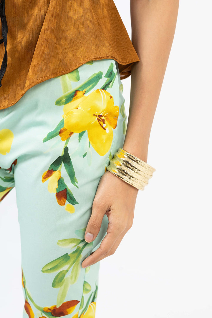 Pantalón capri entallado