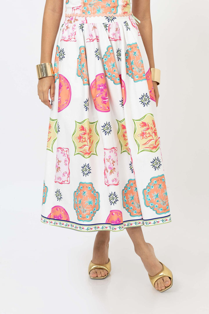 Falda midi estampada con pretina alta