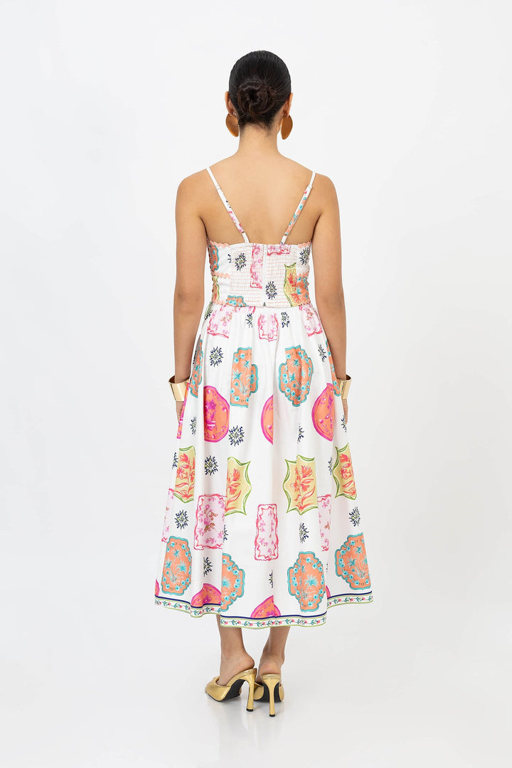 Falda midi estampada con pretina alta