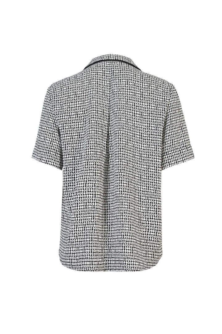 Blusa estampada con vivos en contraste