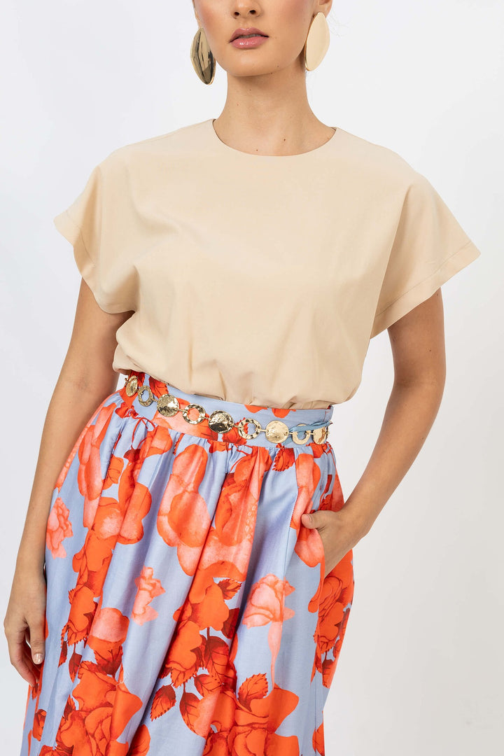 Blusa corta con resorte y manga amplia