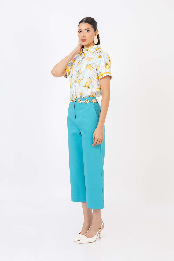 Blusa estampada con cuello camisero