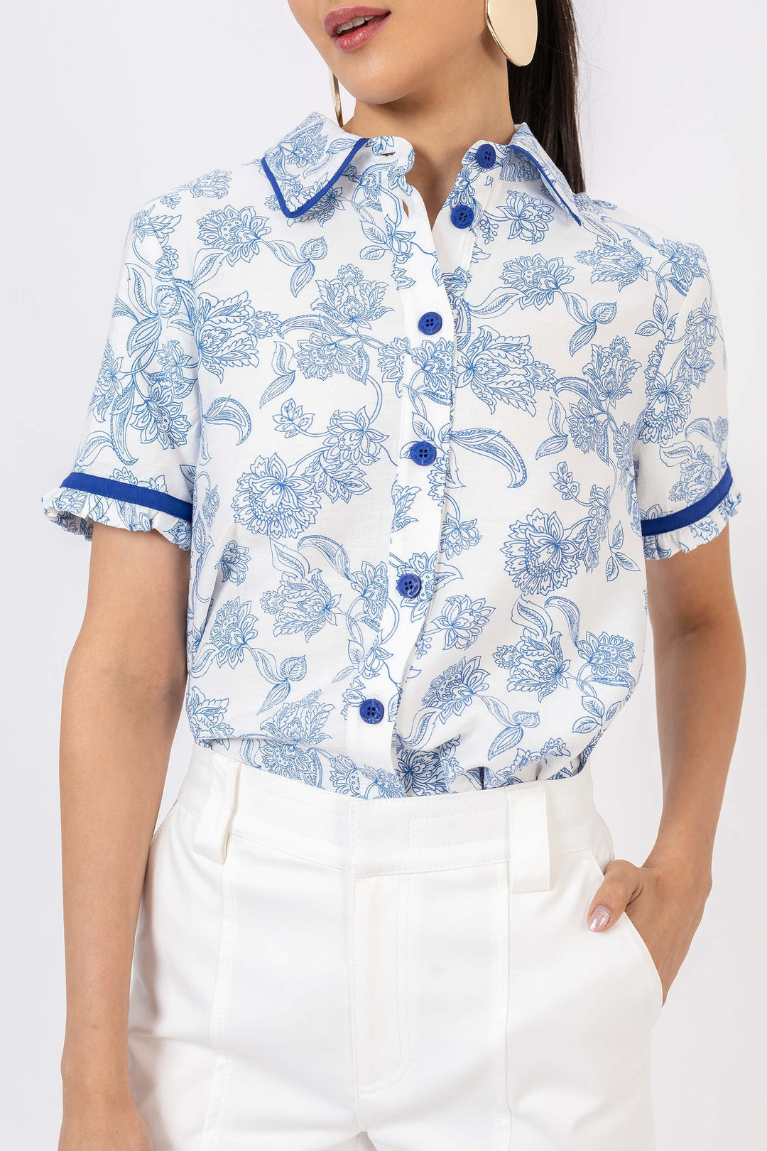 Blusa estampada con cuello camisero
