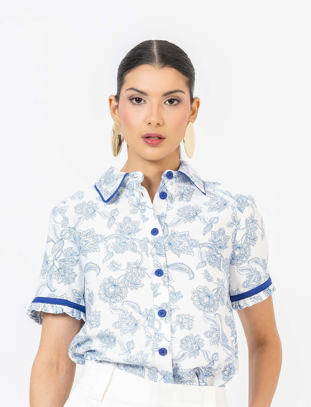 Blusa estampada con cuello camisero