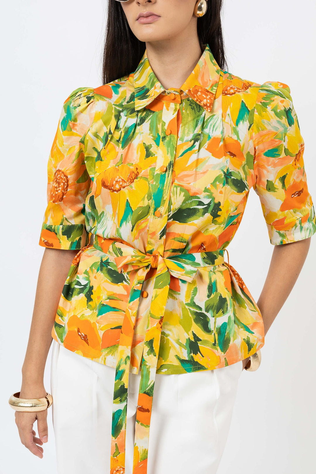 Blusa estampada con cinturón