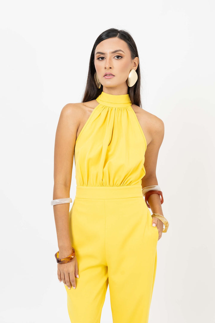 Pantsuit elegante con moño