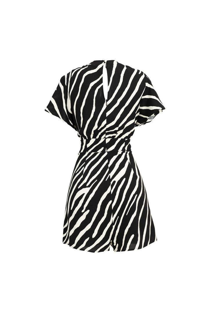 Shortsuit con escote en V