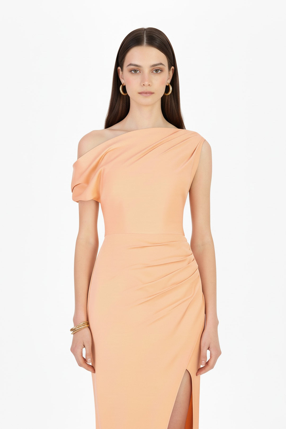 Vestido asimétrico con abertura lateral