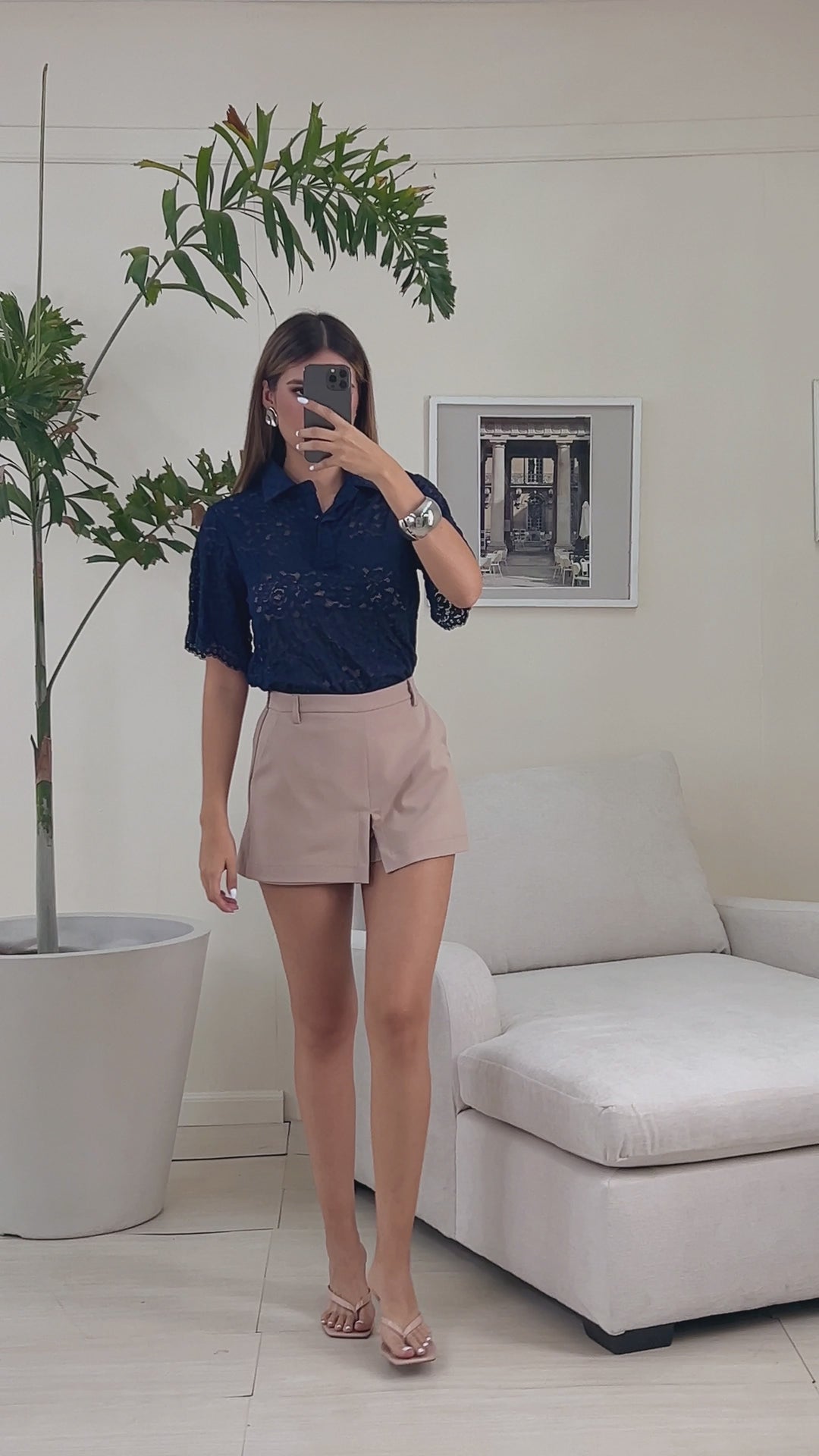 Blusa de encaje con cuello camisero