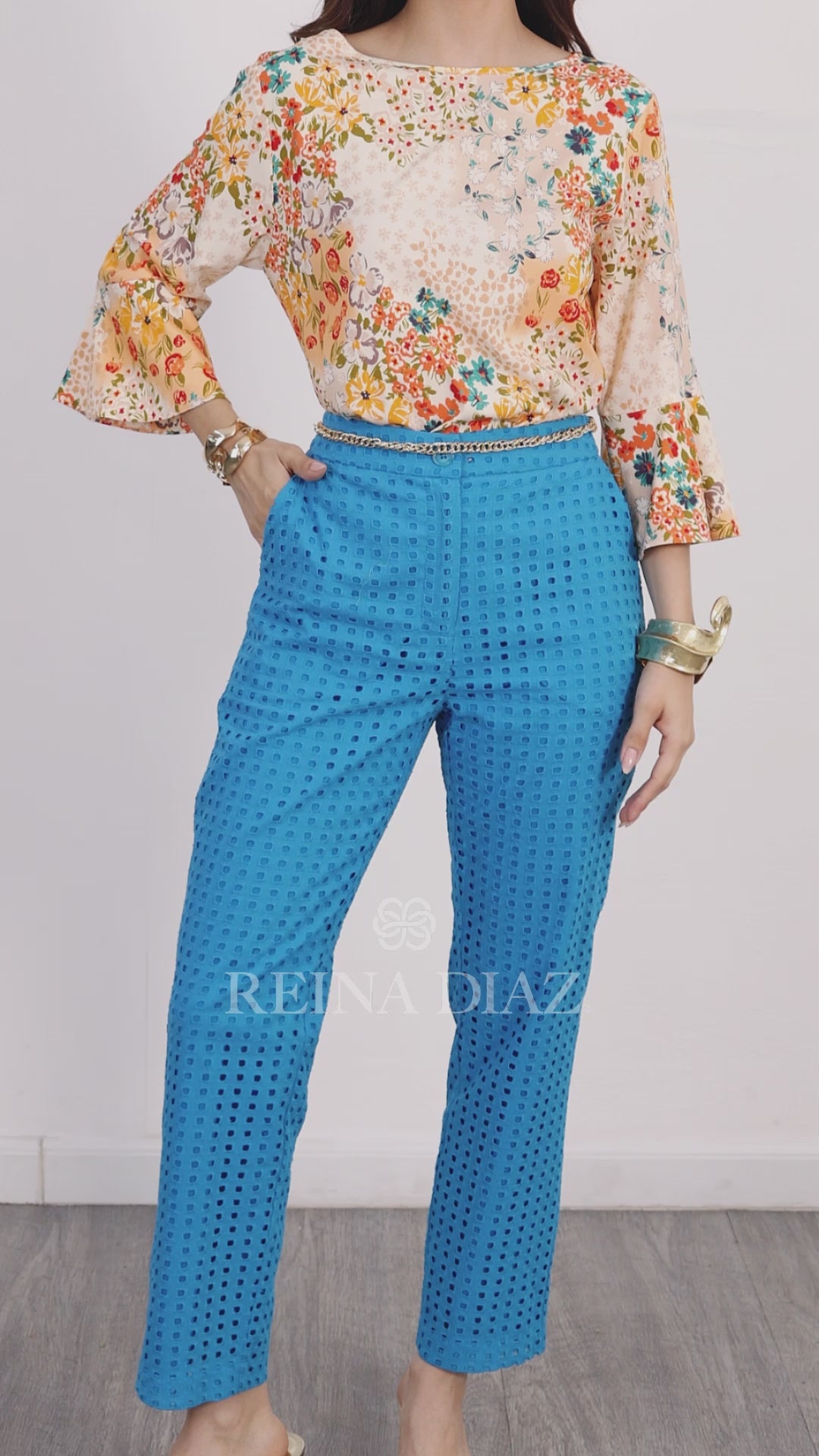 Blusa estampada manga acampanada