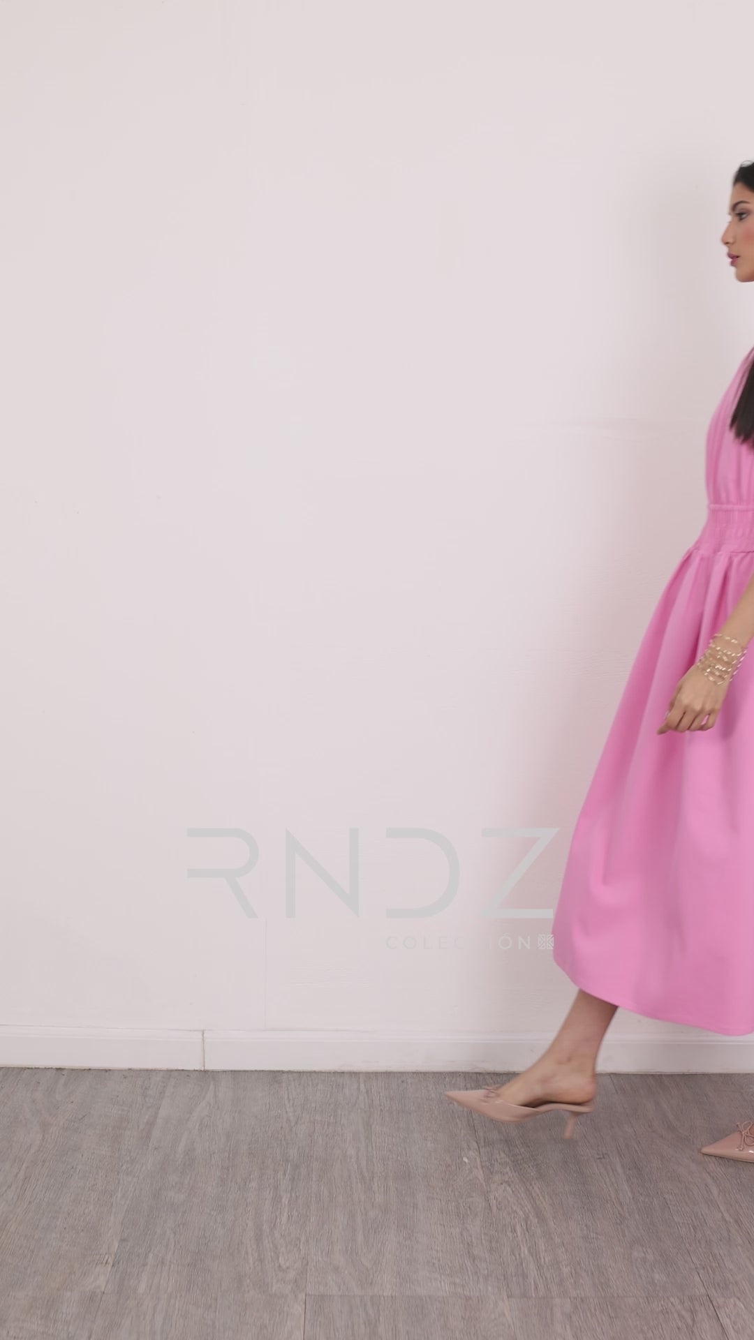 Vestido midi con espalda cruzada