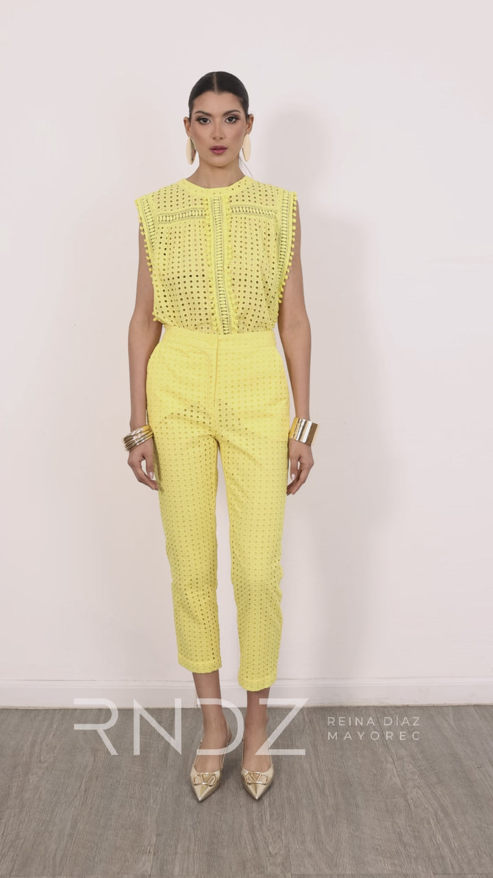 Blusa calada sin mangas con detalle artesanal