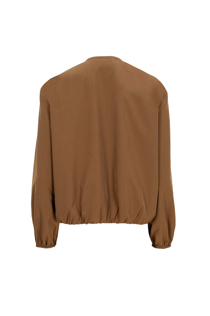 Chamarra ligera moderna