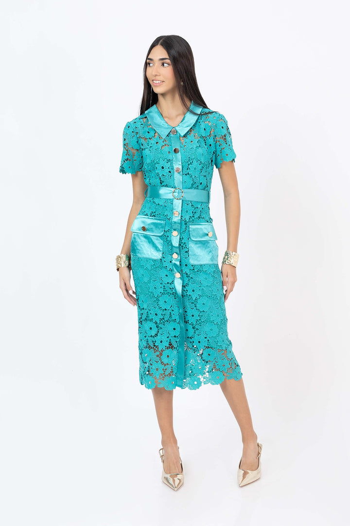 Vestido midi de encaje con cinturón