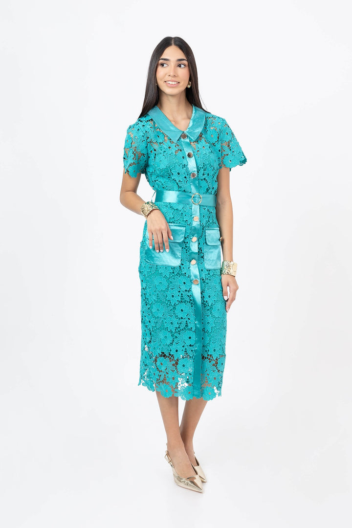 Vestido midi de encaje con cinturón