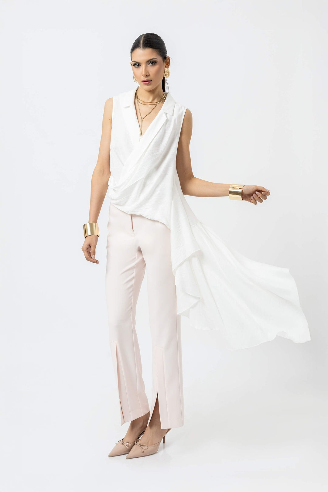 Pantalón recto con abertura frontal