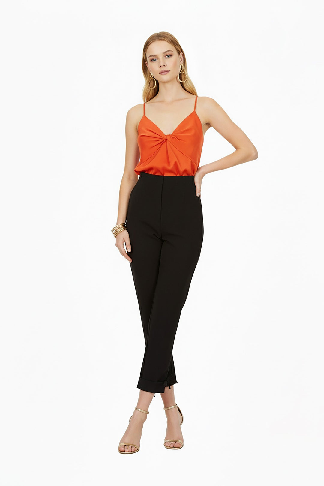 Pantalón de vestir con lazo en bastilla