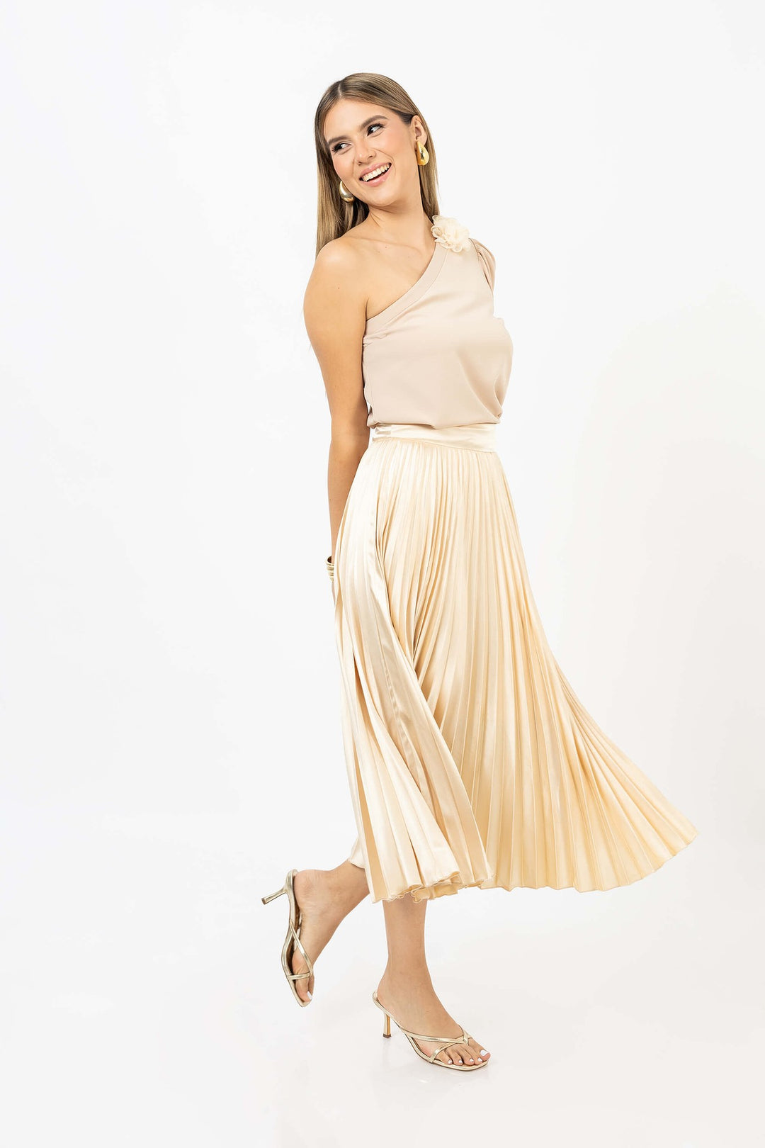 Blusa de una manga con flor 3D