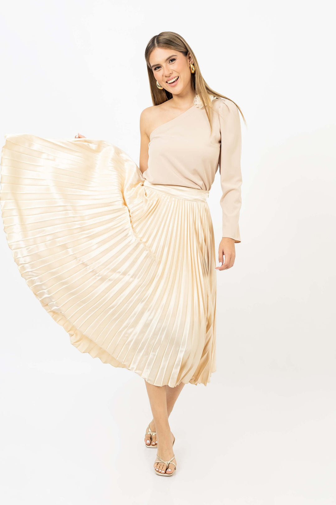 Blusa de una manga con flor 3D