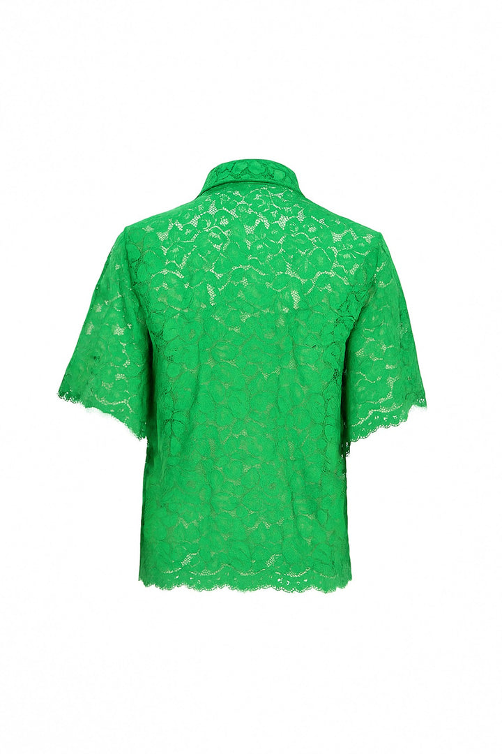 Blusa de encaje con cuello camisero