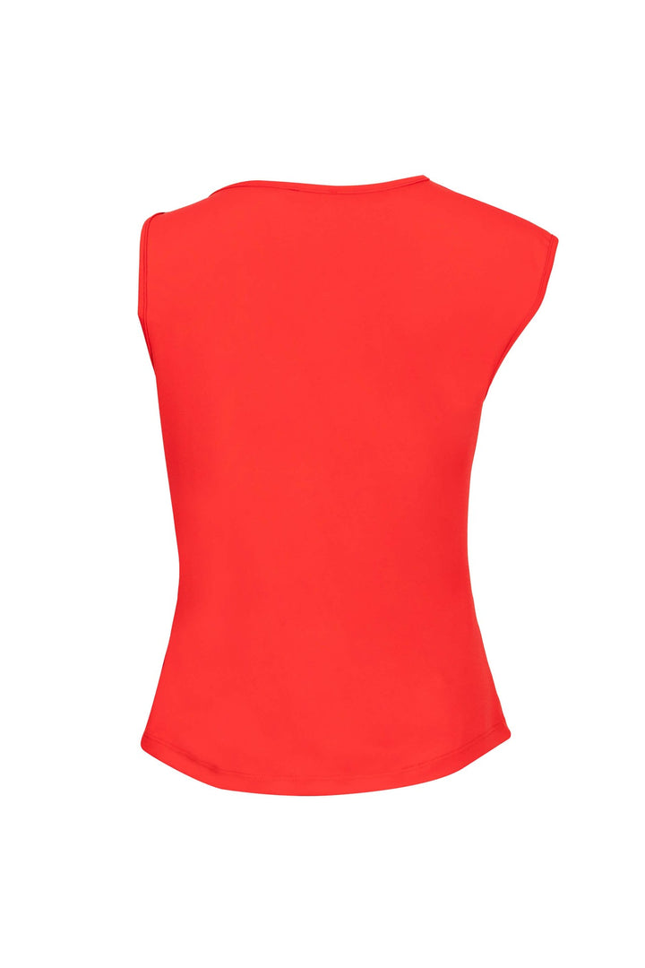 Top asimétrico con detalle metálico