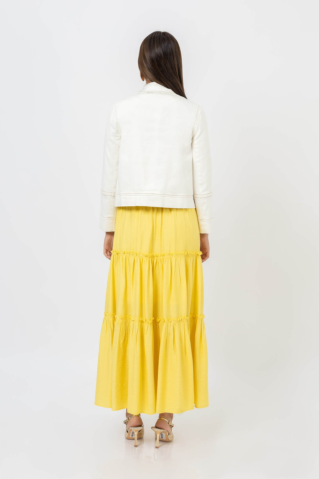 Chamarra con costuras en contraste