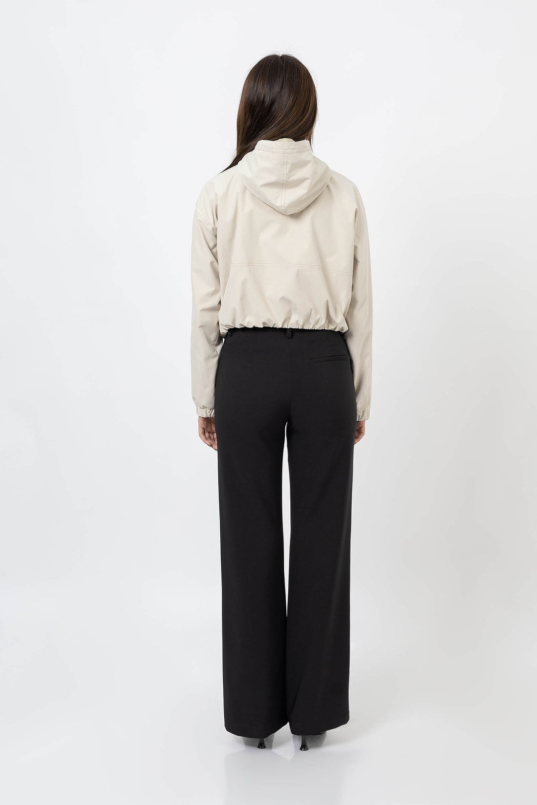 Chamarra ligera con capucha