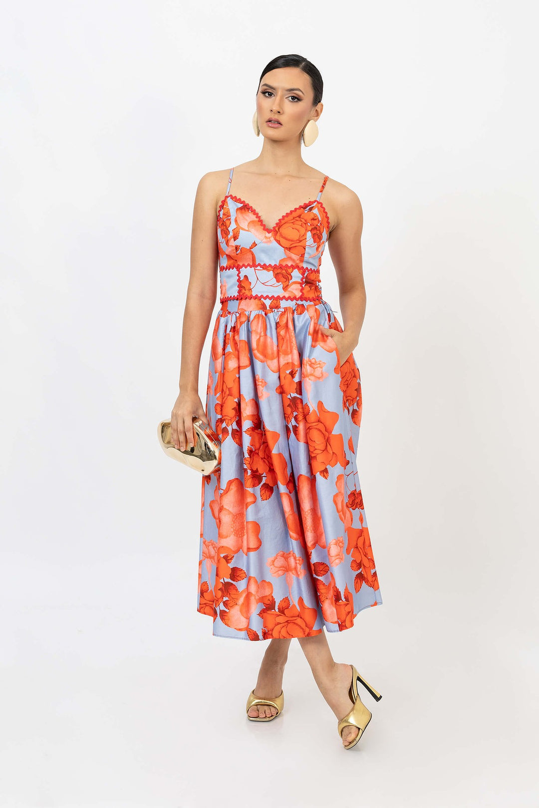 Top estampado con vivos en contraste