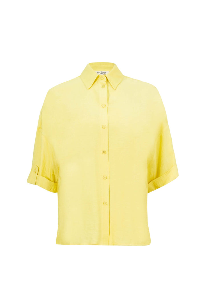 Blusa tipo camisera lisa