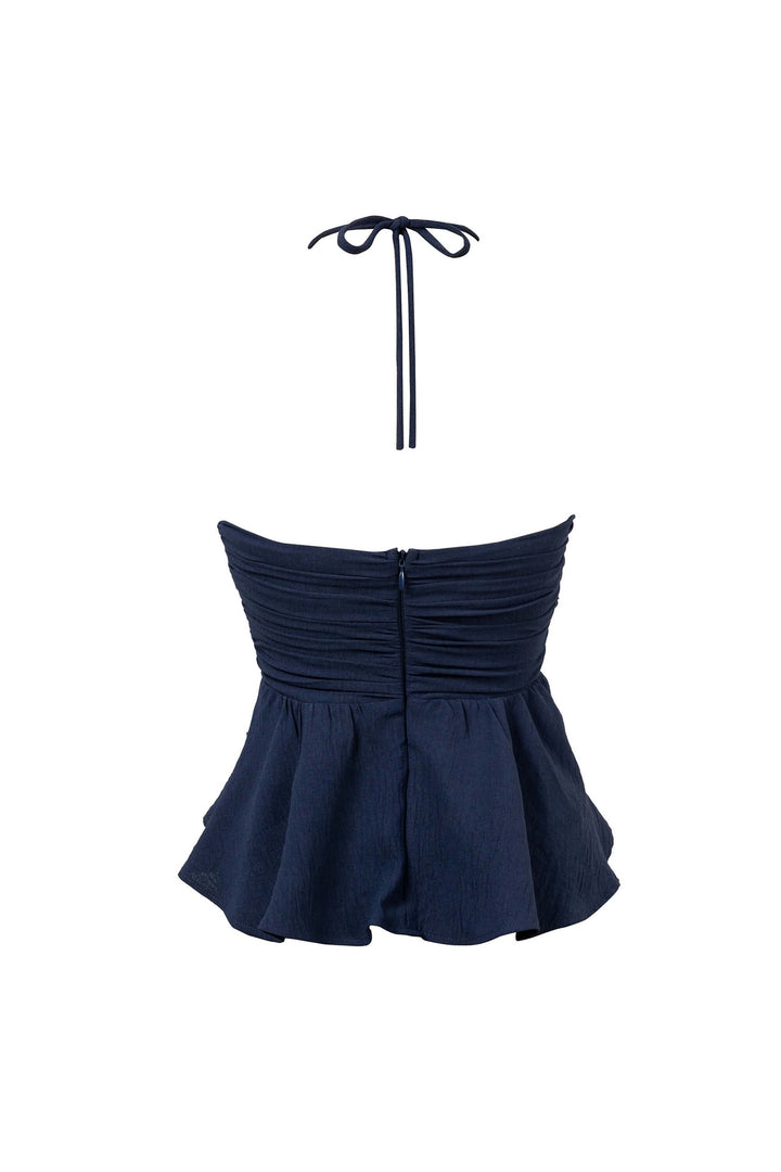 Blusa halter con fruncido y silueta peplum