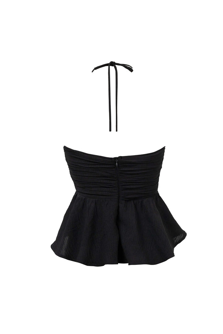 Blusa halter con fruncido y silueta peplum