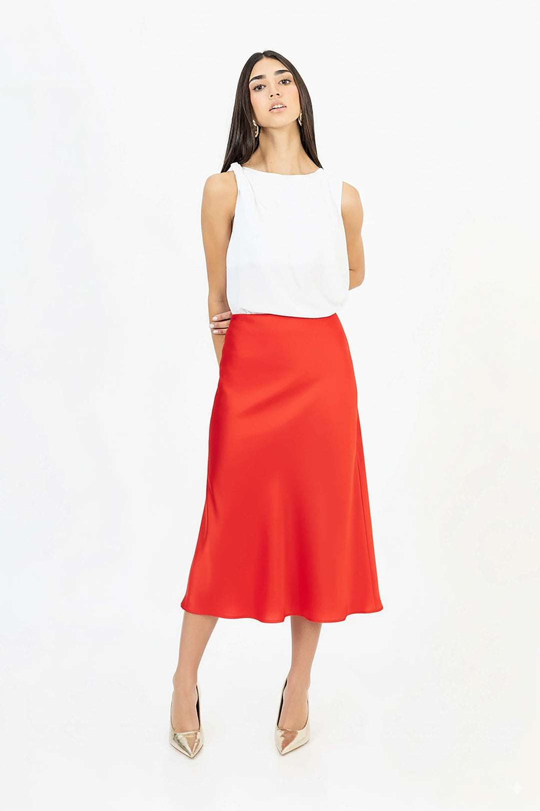 Falda satinada midi elegante