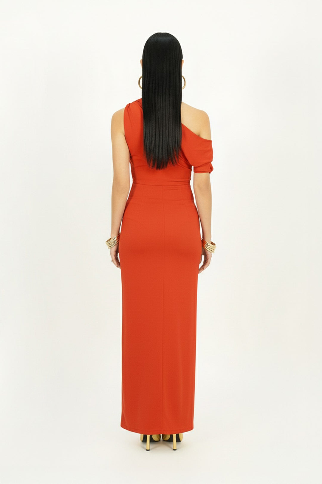 Vestido asimétrico con abertura lateral