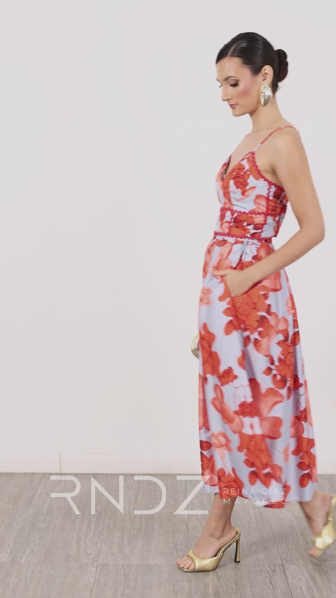 Top estampado con vivos en contraste